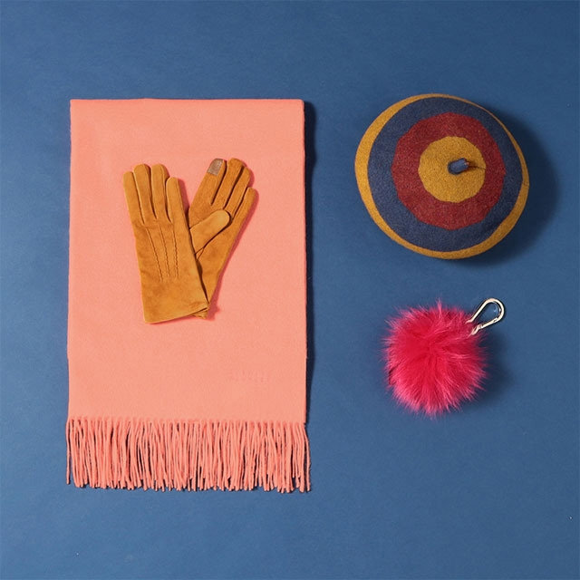 WOMEN'S ACCESSORIES COLLECTION