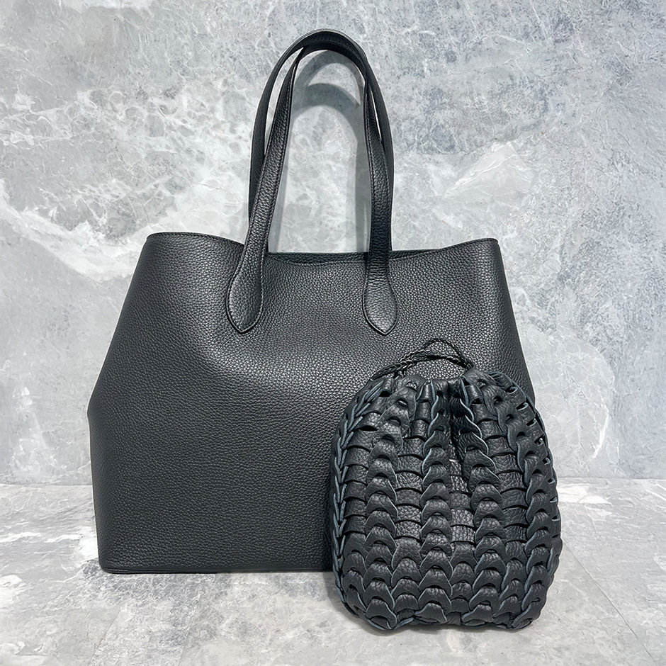 MEN'S BAG COLLECTION 秋のスタイルをアップデートするメンズ