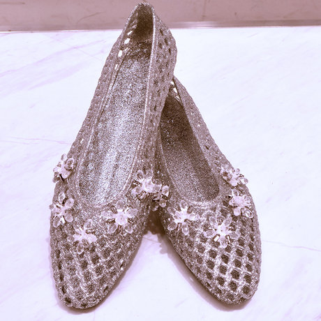 HEAVENLY JELLY＜ヘブンリージェリー＞PVC素材ビジュー付きフラットパンプス