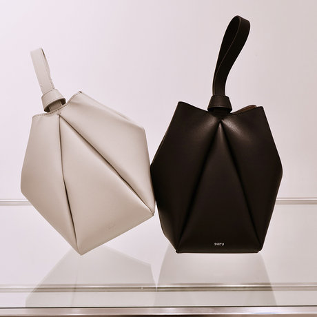 SARTU ＜サルトゥ＞ワンハンドルバッグ “LYV“