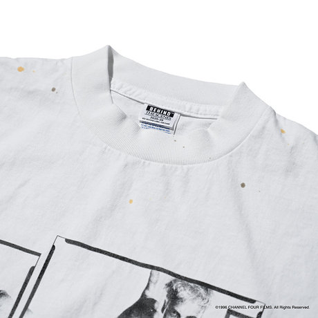 30年前に購入したTシャツを長年着続けてきたかのような風合いを表現するため、ボディ全体に特殊なヴィンテージ加工を施したTシャツの画像