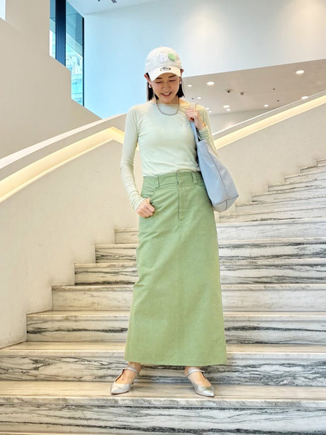 ほどよい肌見せが見た目にも涼やか