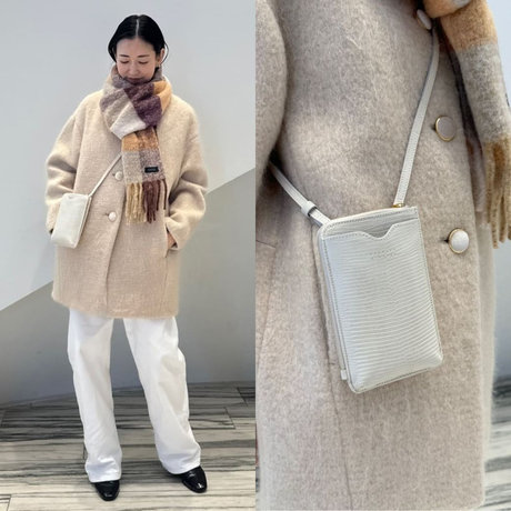 BARNEYS NEW YORK型押しレザーフォーンバッグ
