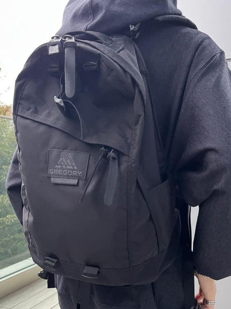 BARNEYS NEW YORK designed by TOMOHIRO KONNO ＜グレゴリー＞コラボレート バッグパック ”DAY PACK”